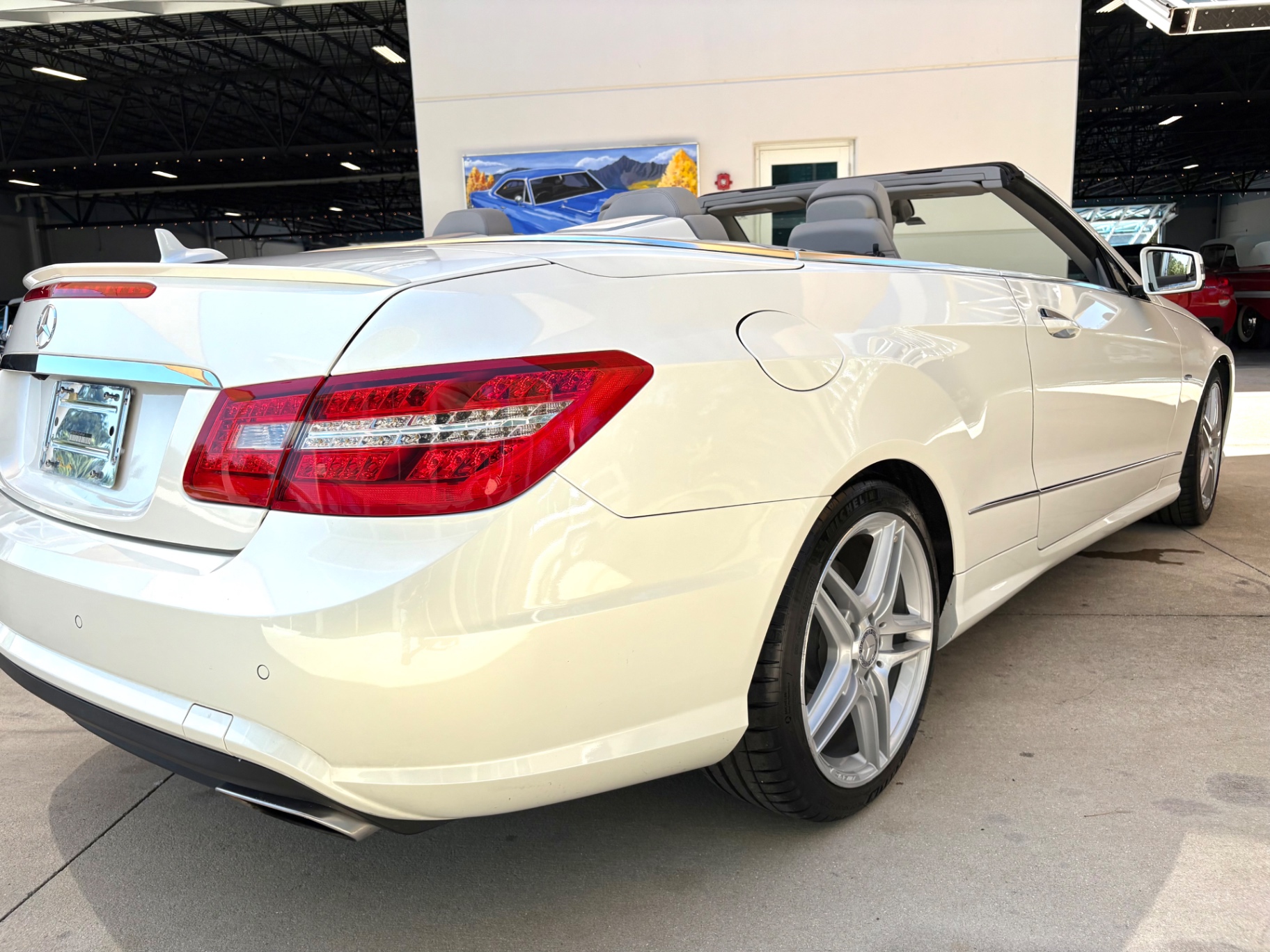 Vehicle photo 16