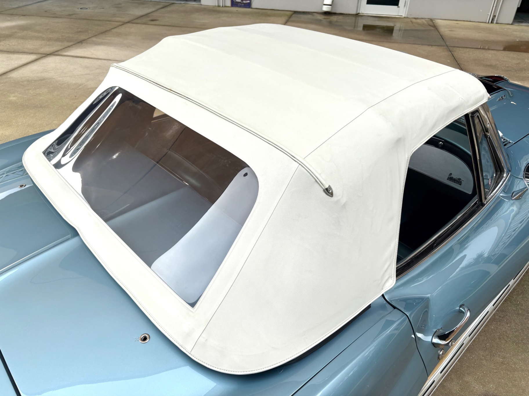 Vehicle photo 25