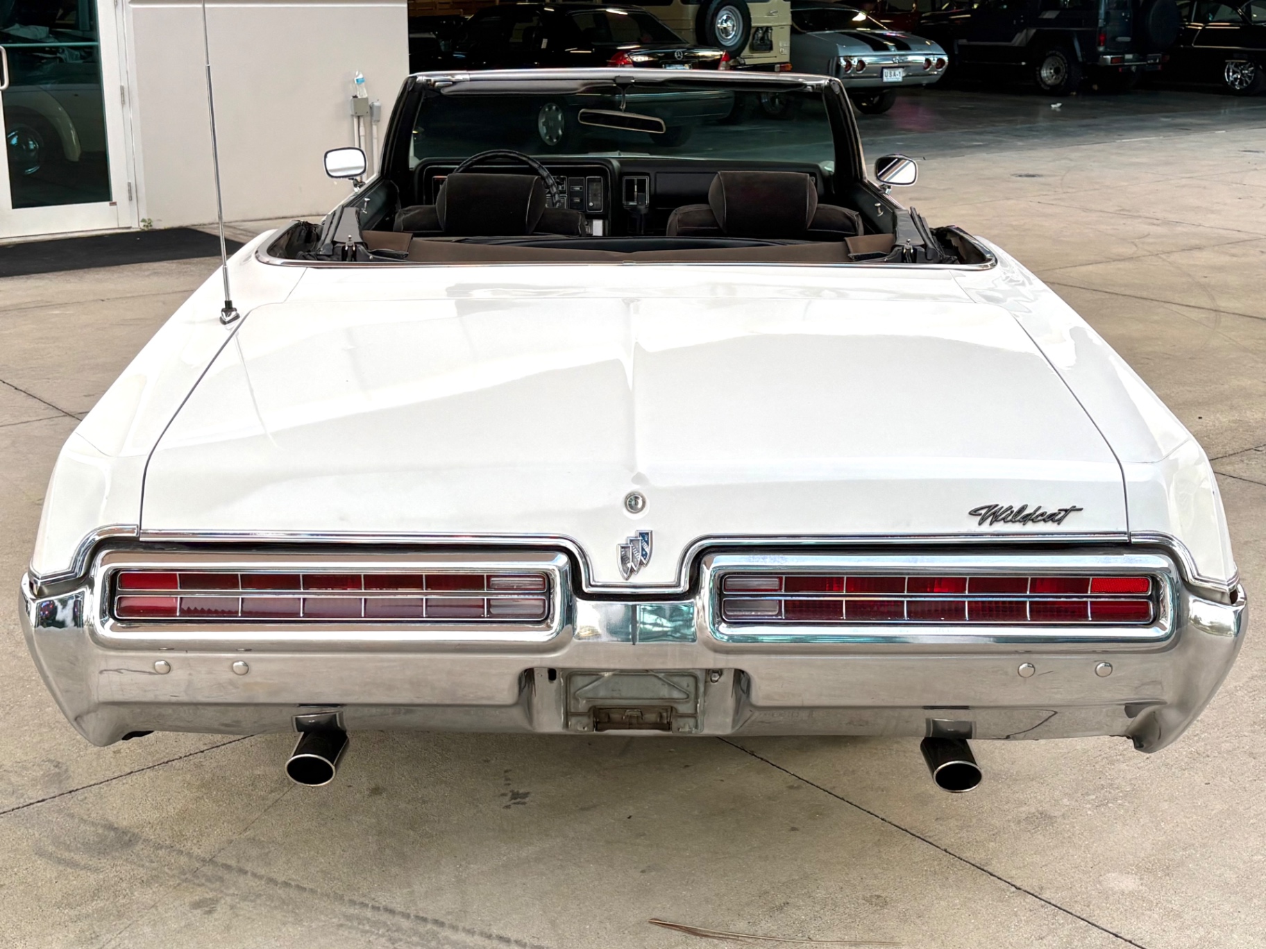 Vehicle photo 8