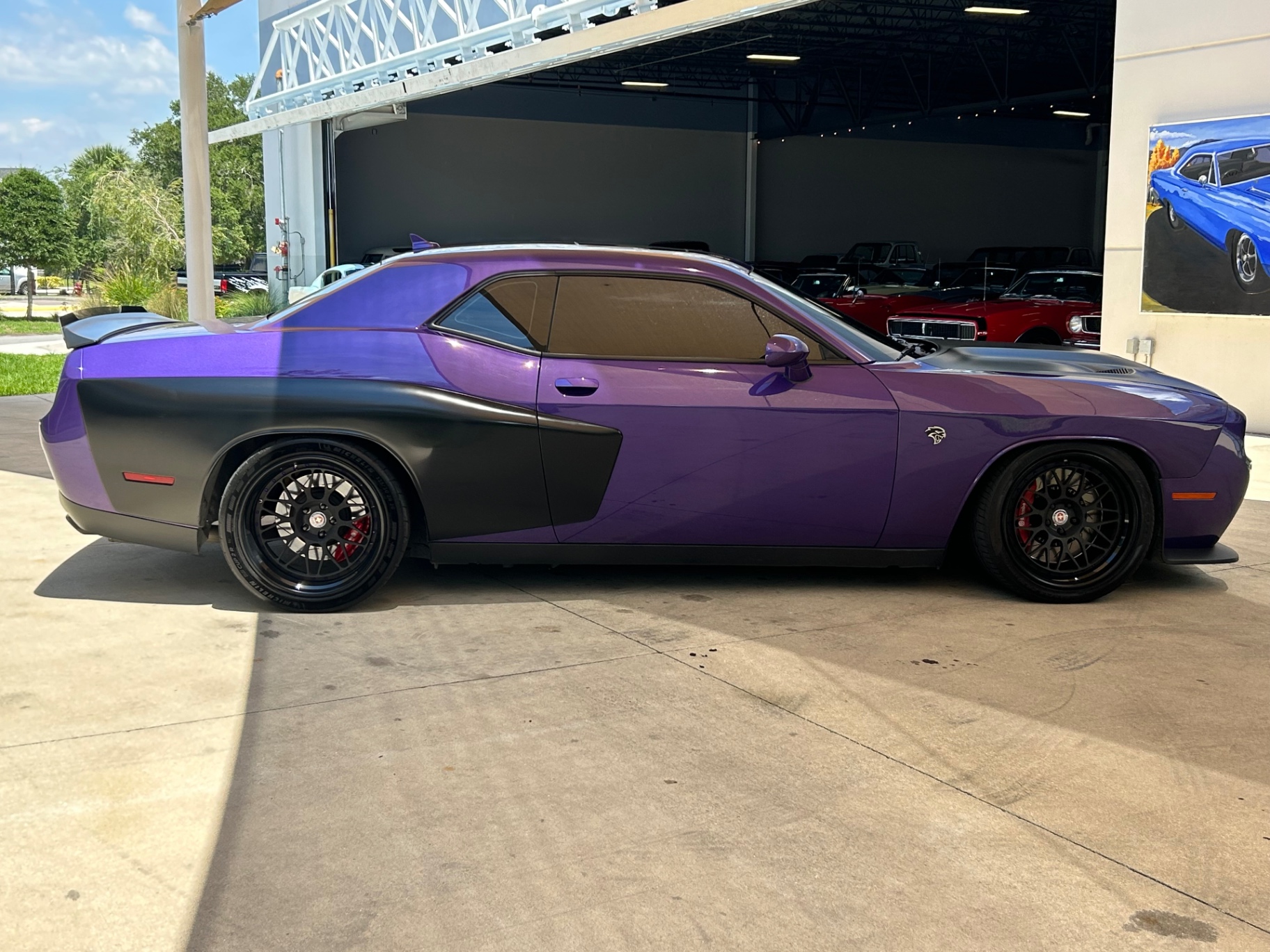 Vehicle photo 4