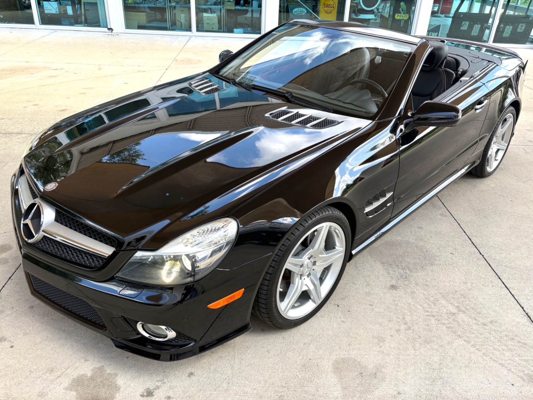 Vehicle photo 20