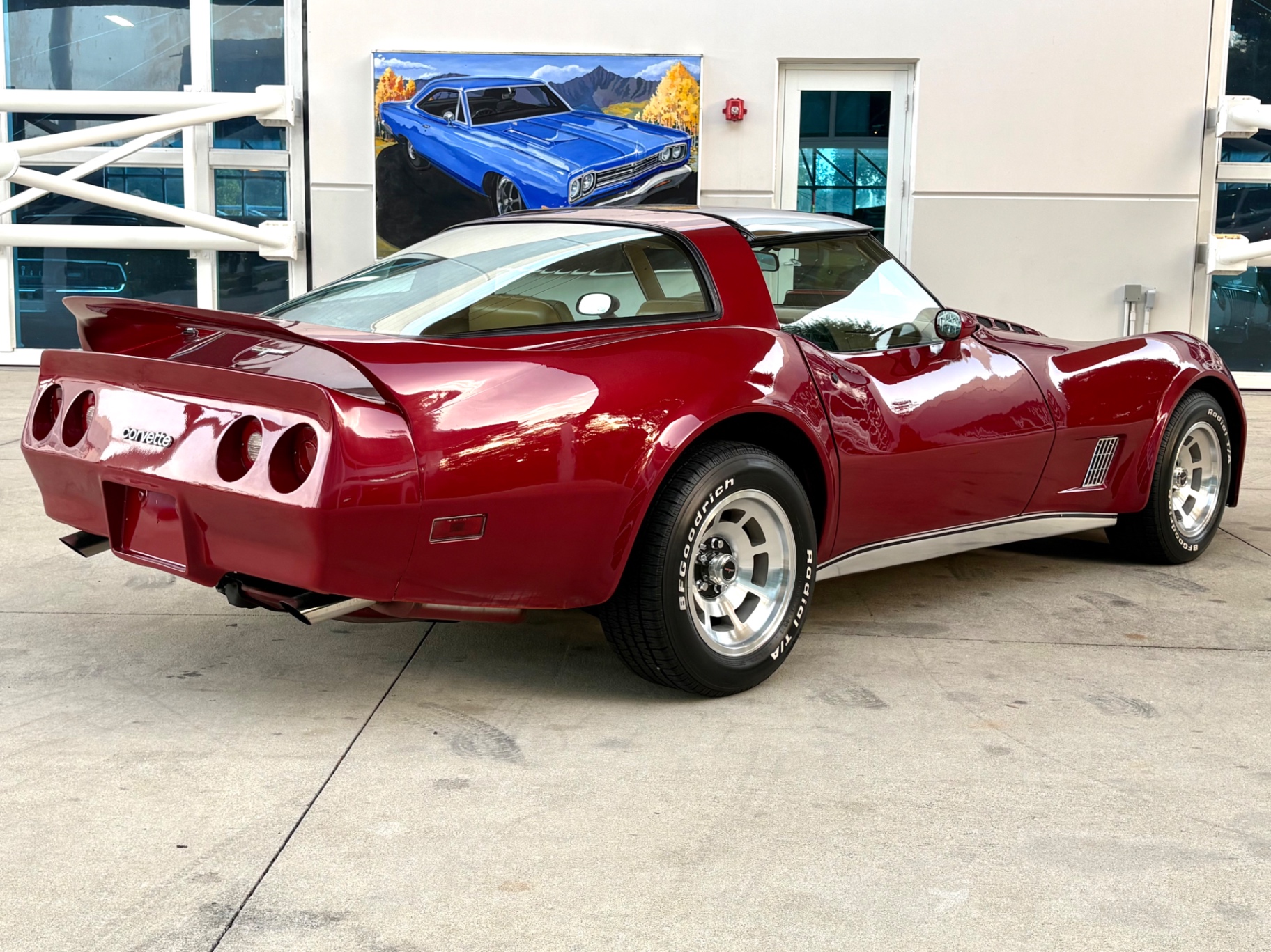 Vehicle photo 6