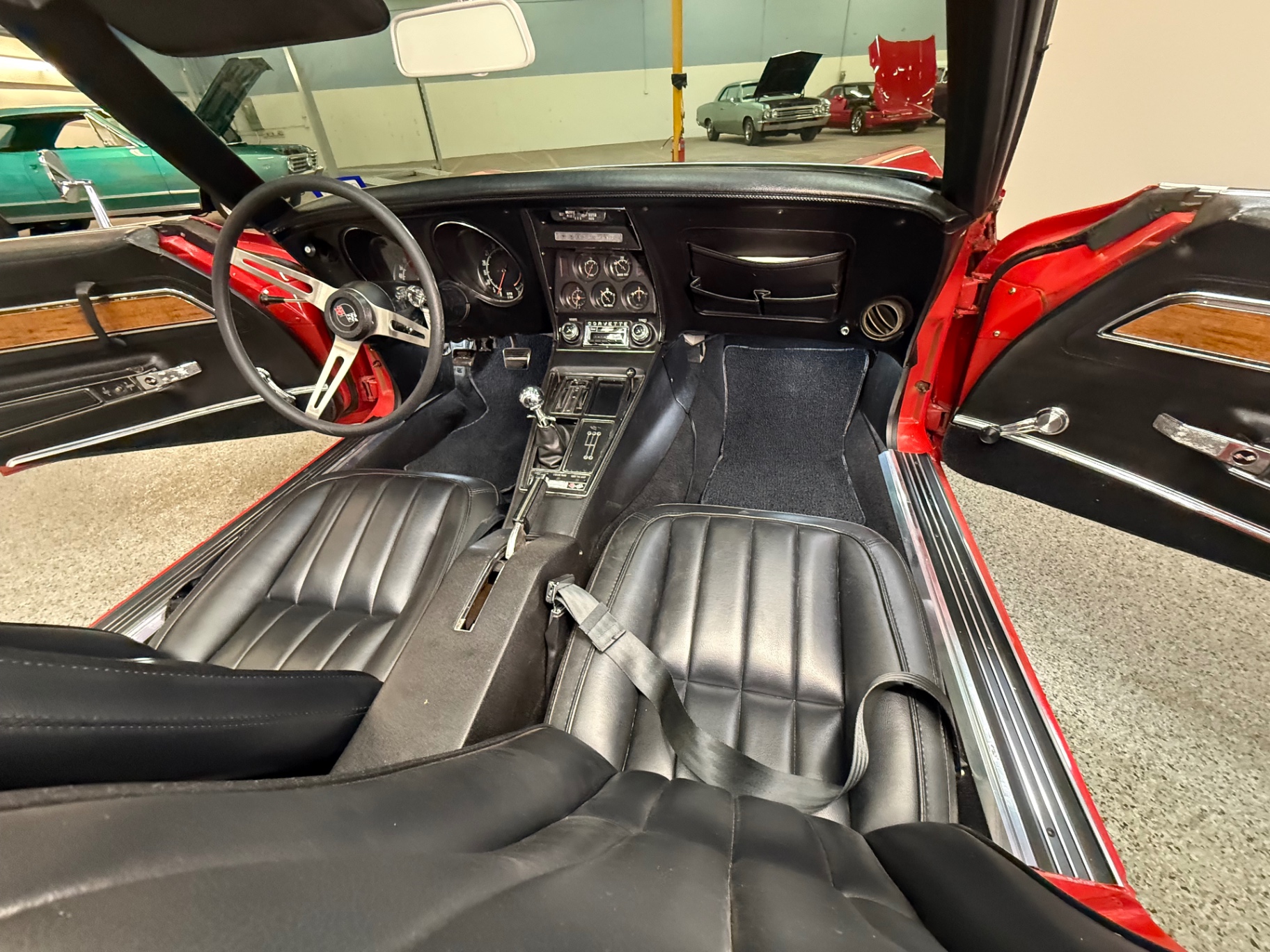 Vehicle photo 46