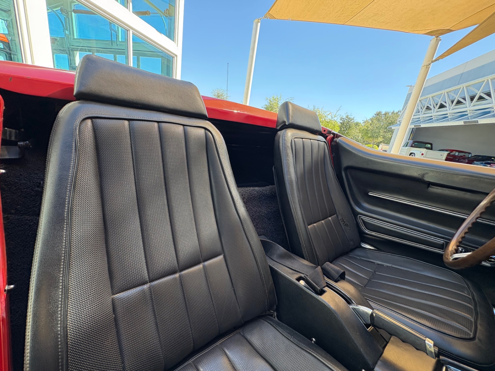 Vehicle photo 46