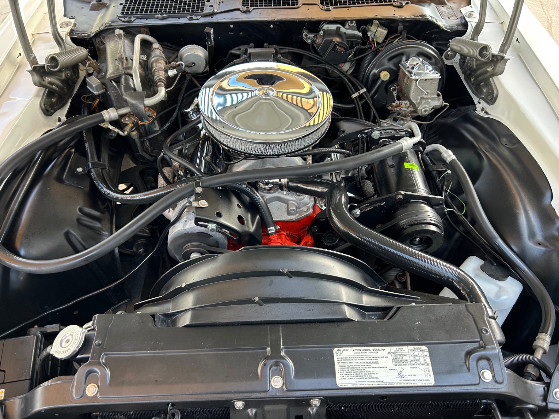 Vehicle photo 26