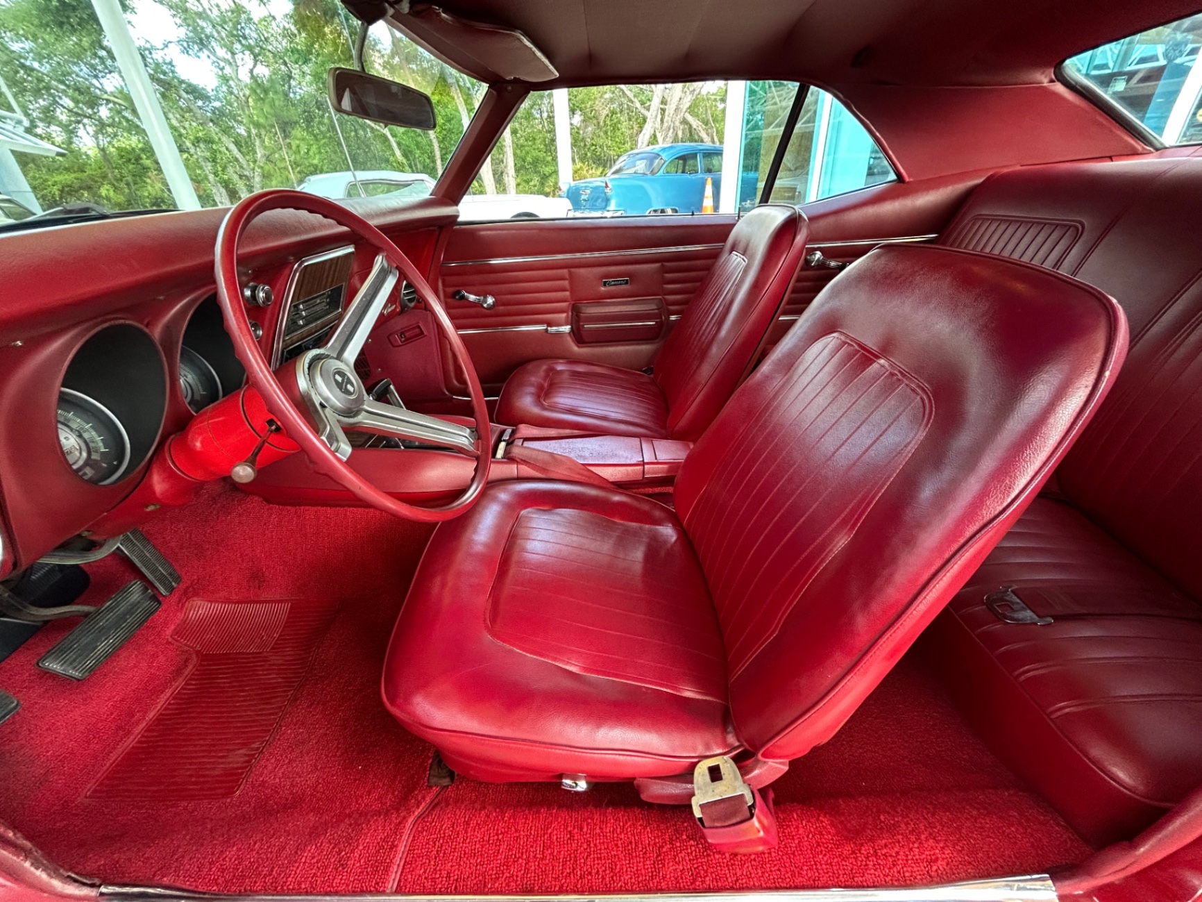 Vehicle photo 34
