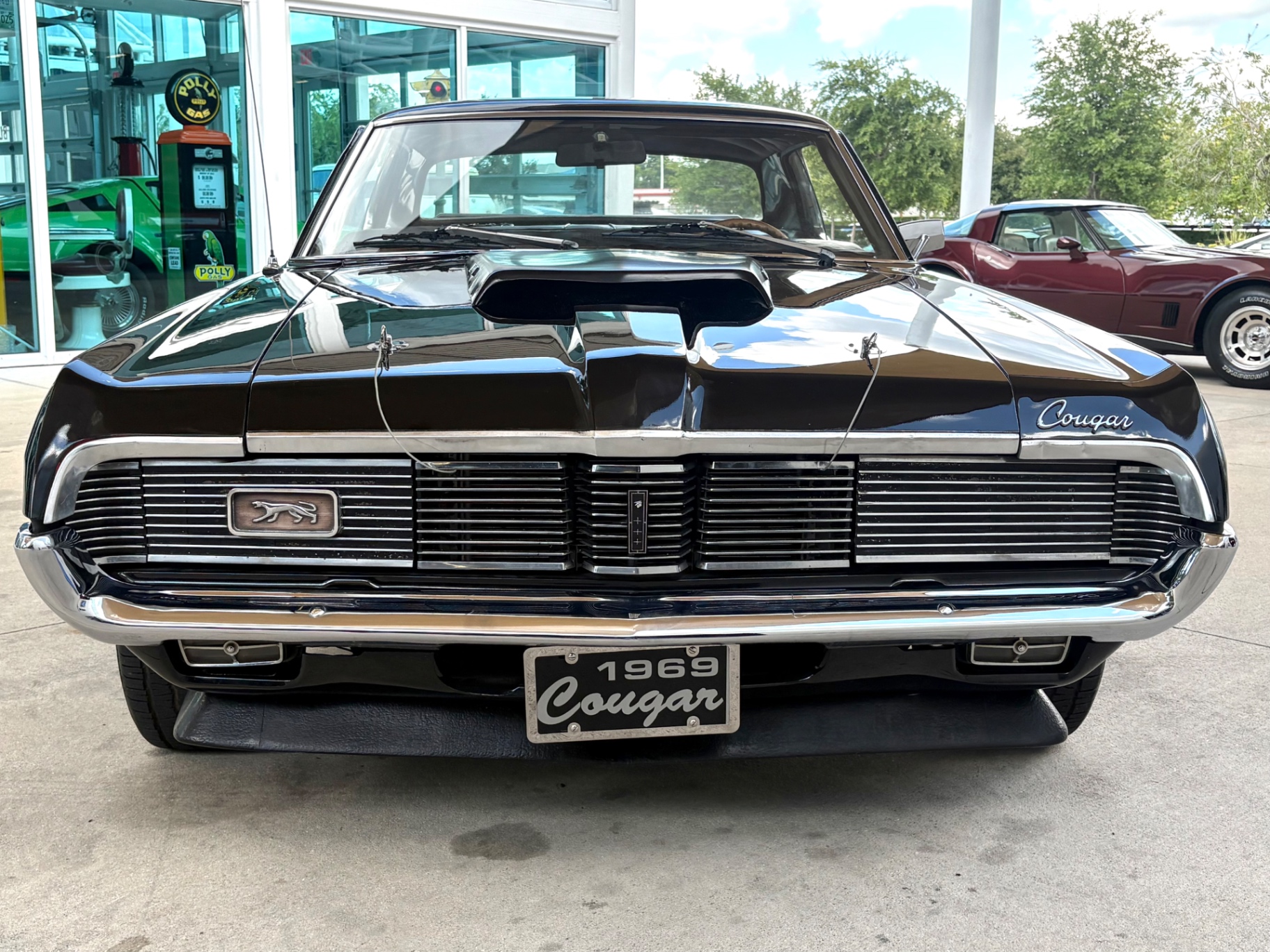 Vehicle photo 2