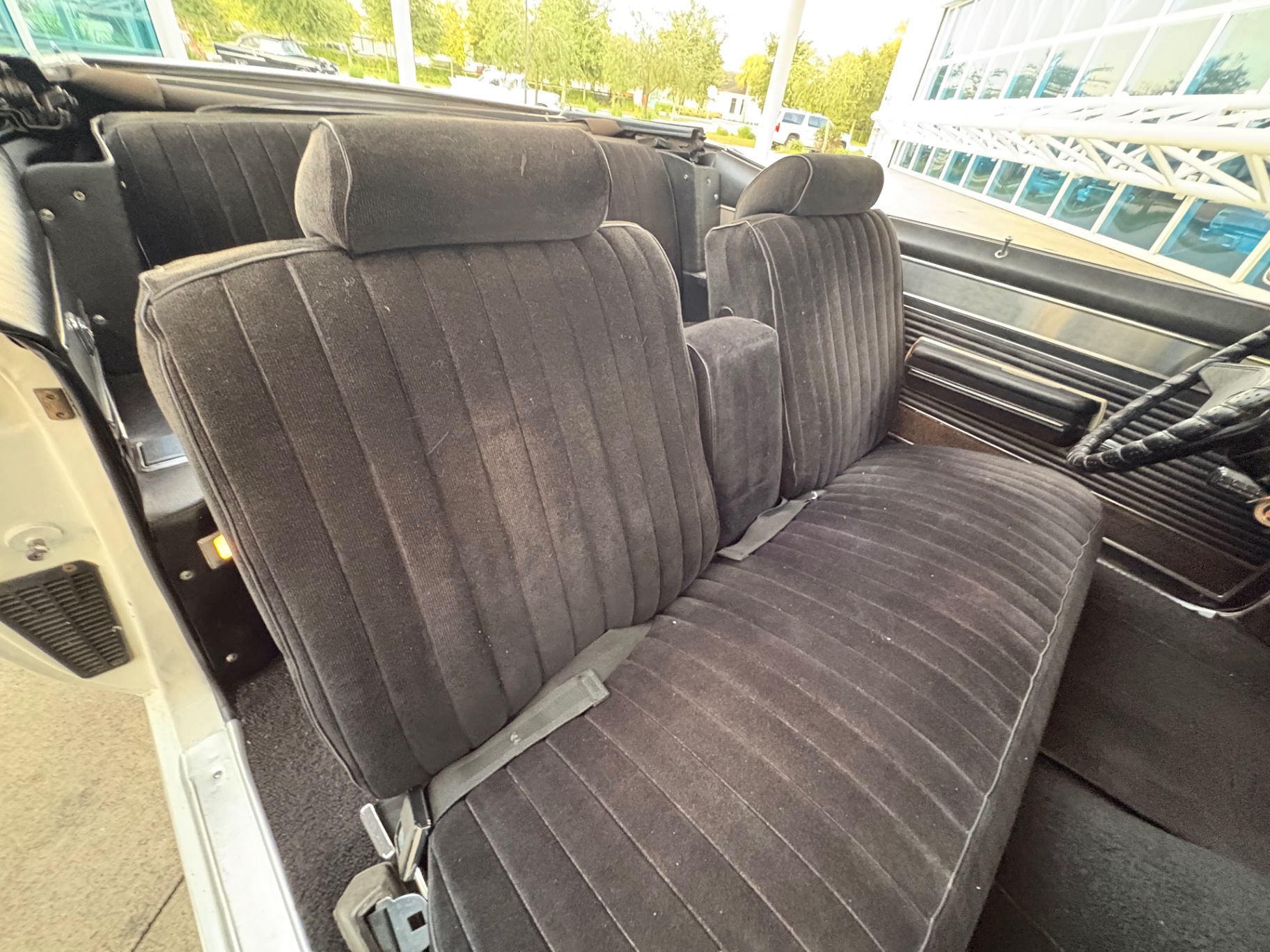 Vehicle photo 43