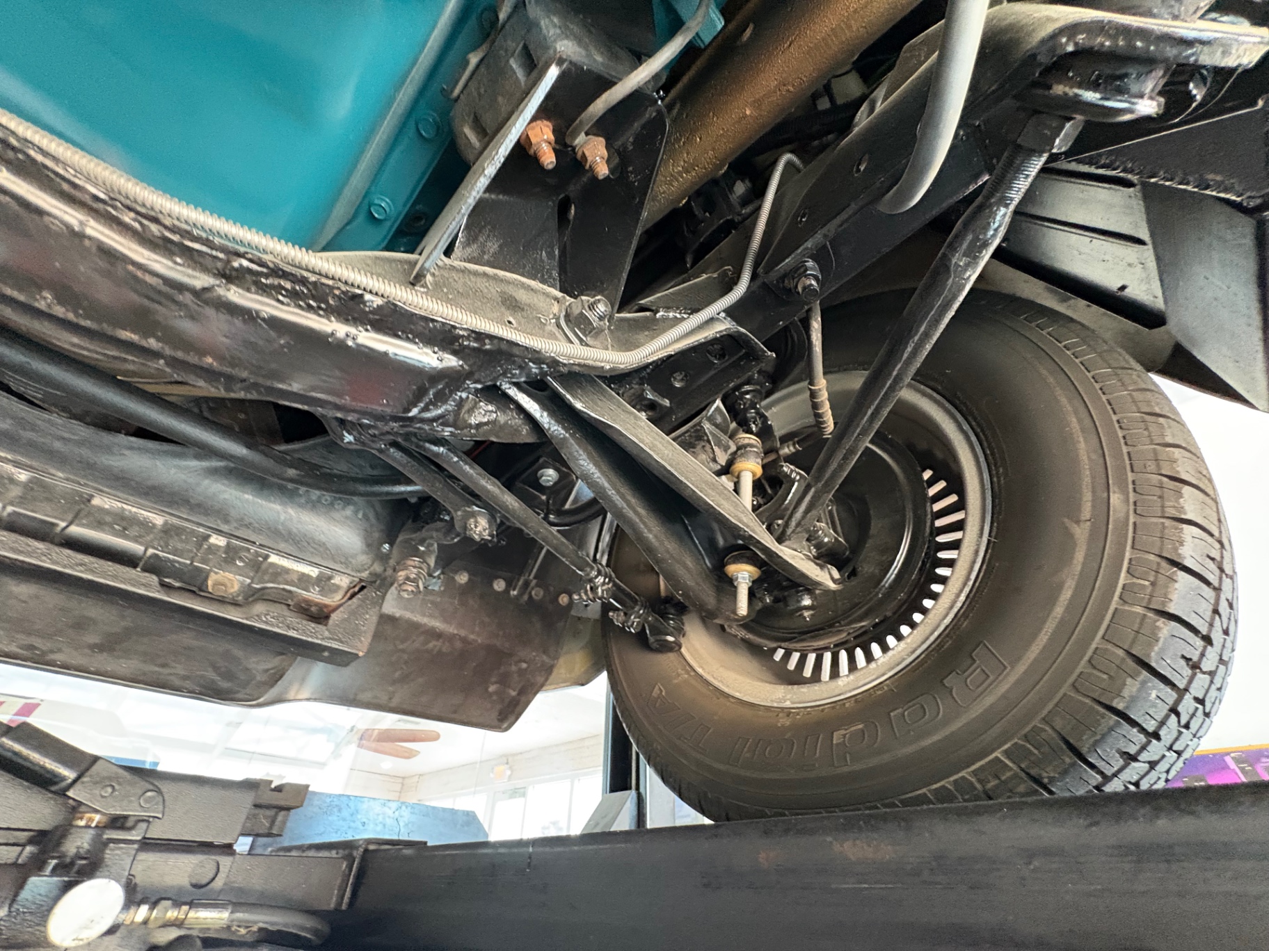 Vehicle photo 45