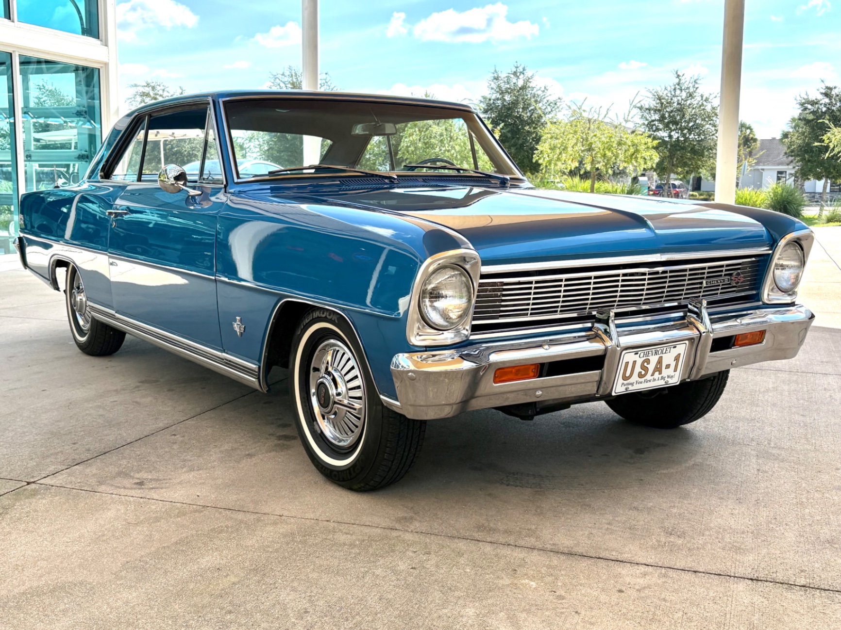 Vehicle photo 3