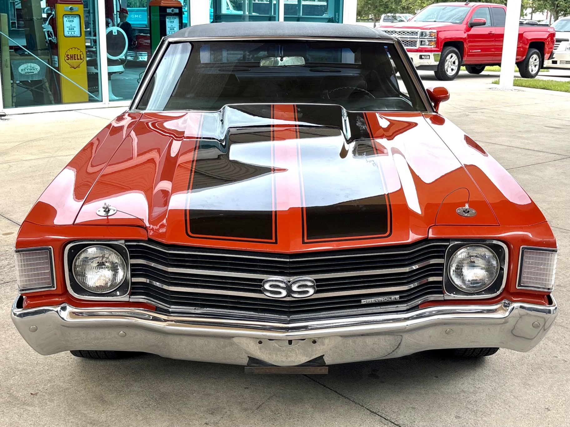 Vehicle photo 3
