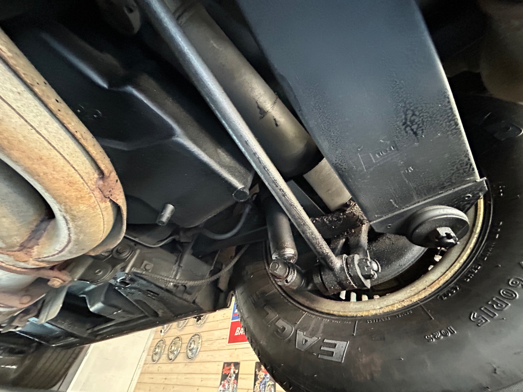 Vehicle photo 43