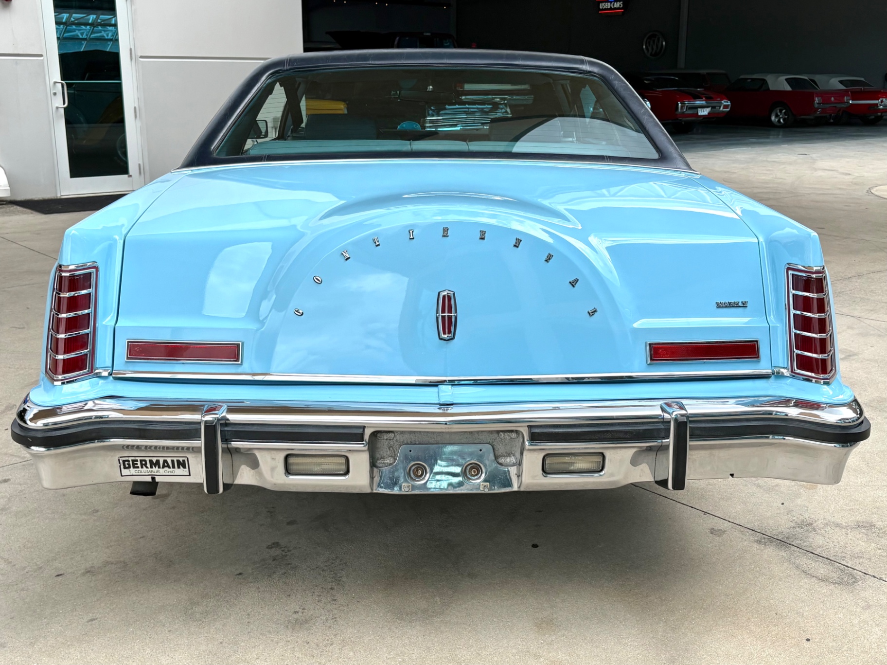Vehicle photo 7