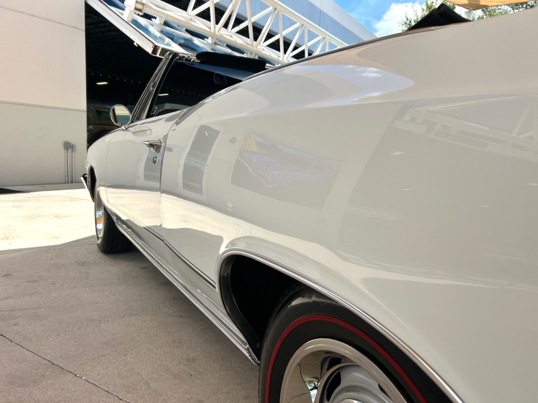 Vehicle photo 15