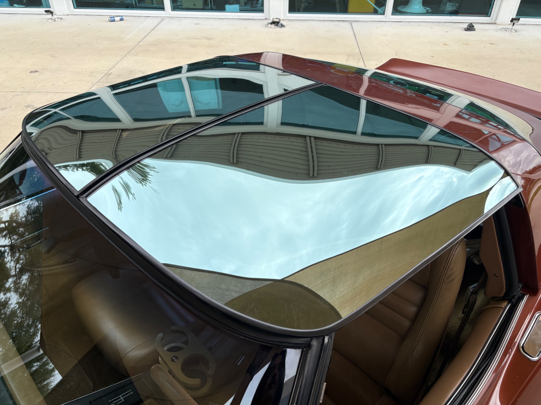 Vehicle photo 21