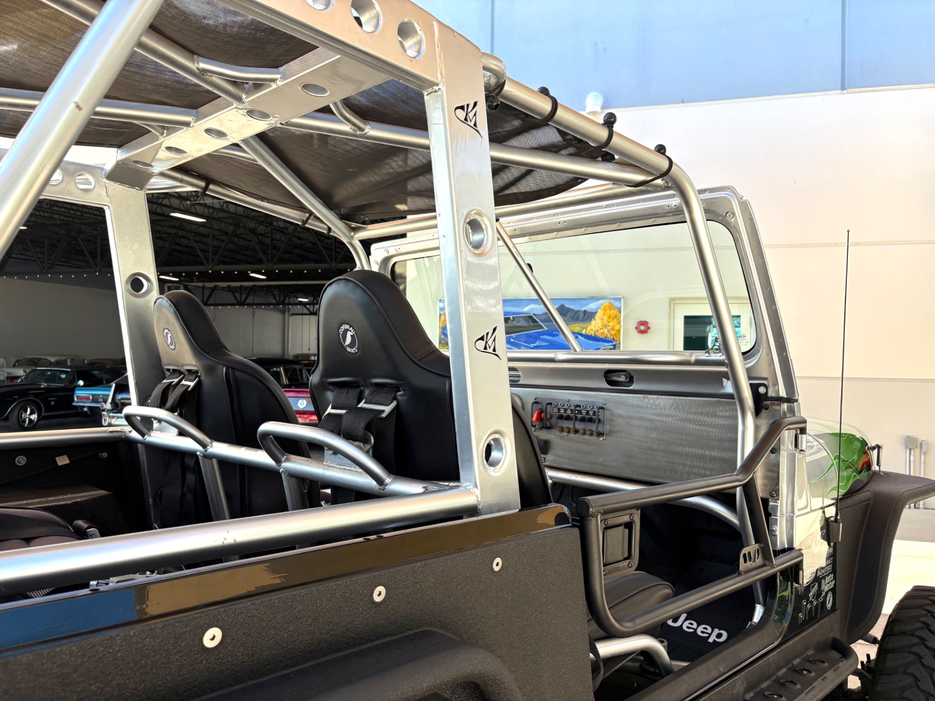 Vehicle photo 16