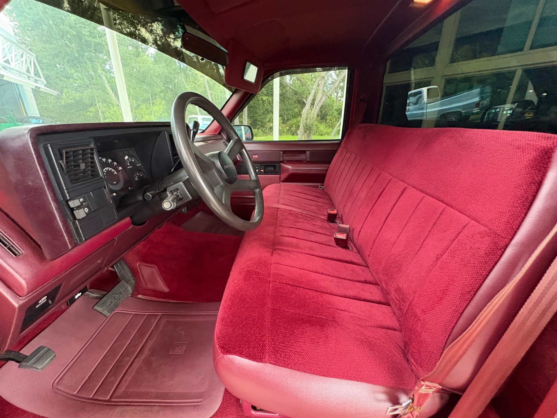 Vehicle photo 31