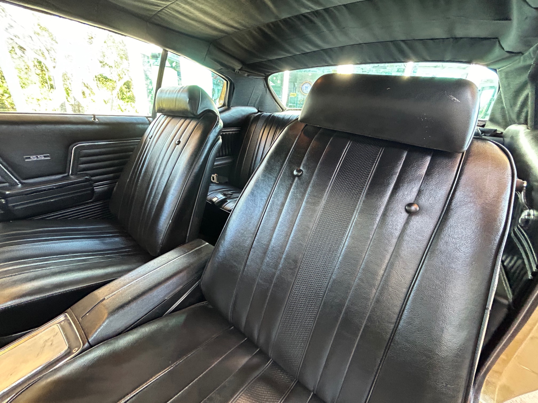 Vehicle photo 24