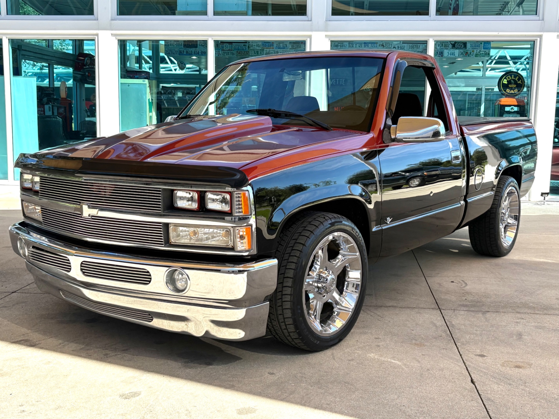 Vehicle photo 10