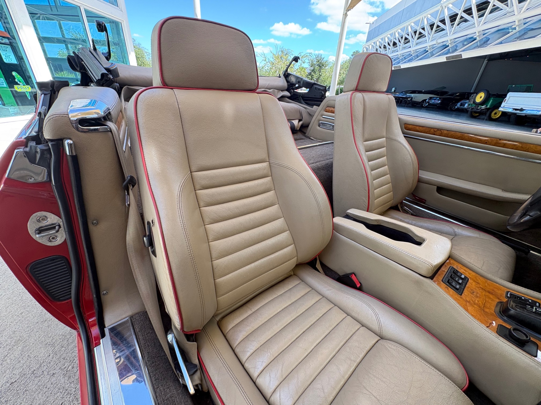 Vehicle photo 44