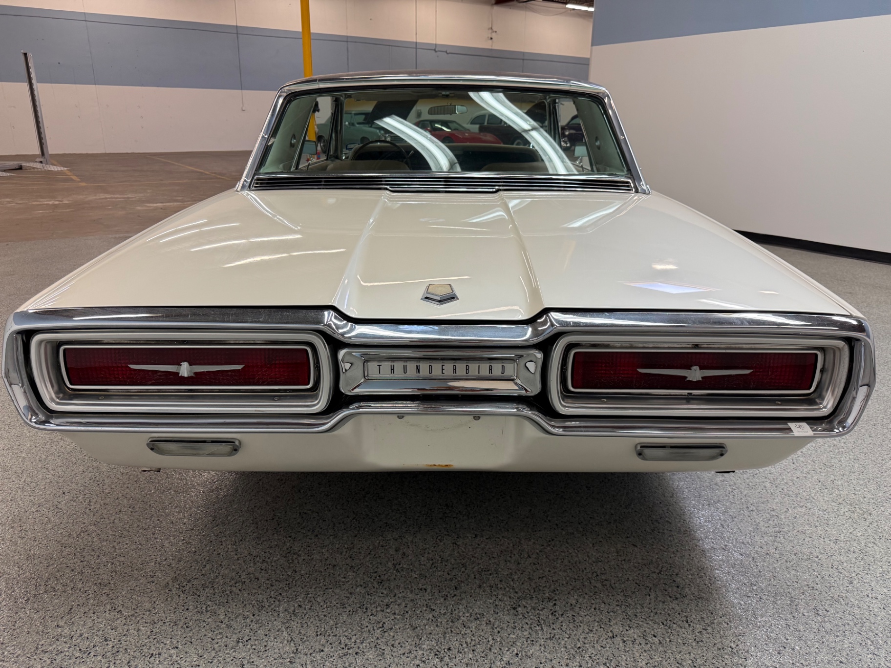 Vehicle photo 7