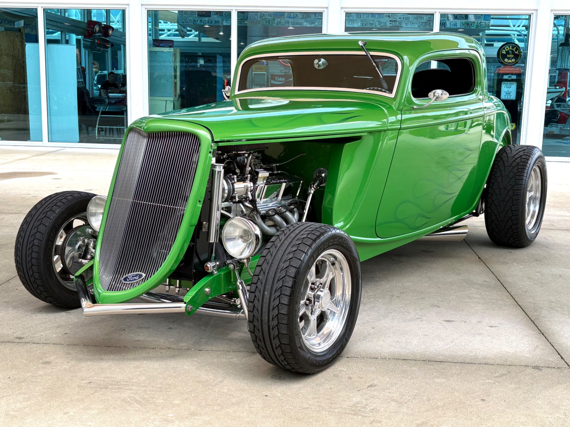 Vehicle photo 9