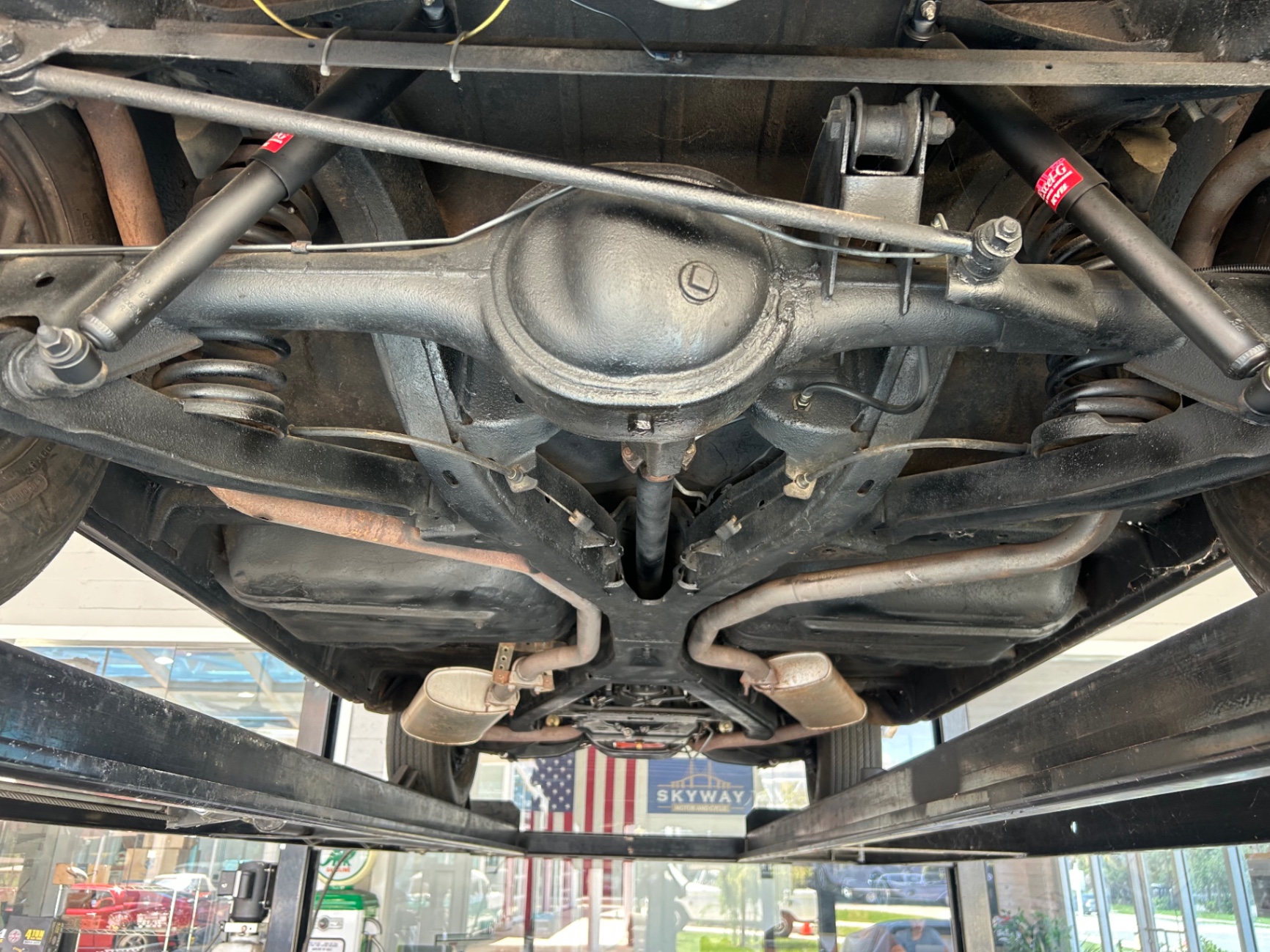Vehicle photo 47