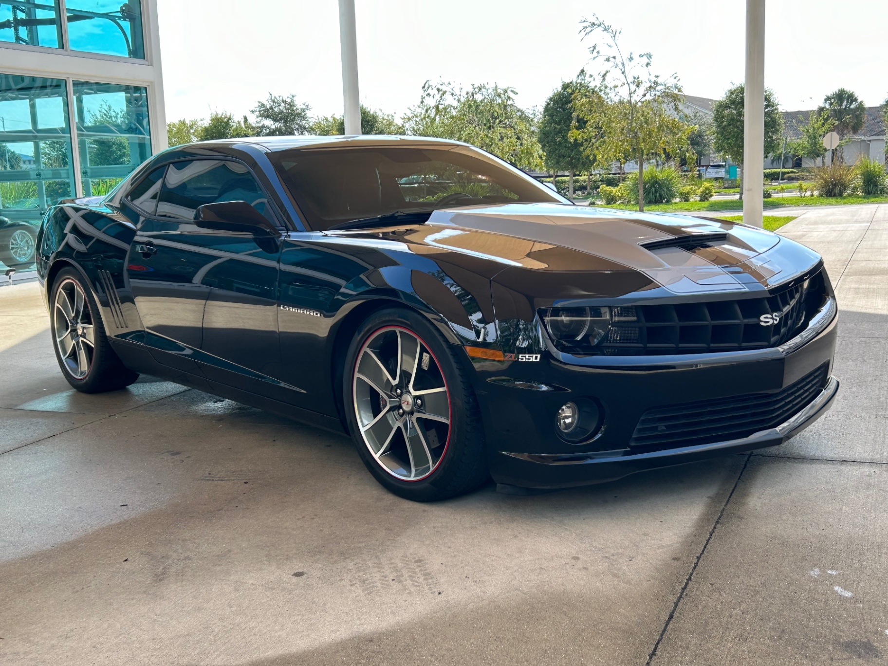 Vehicle photo 3