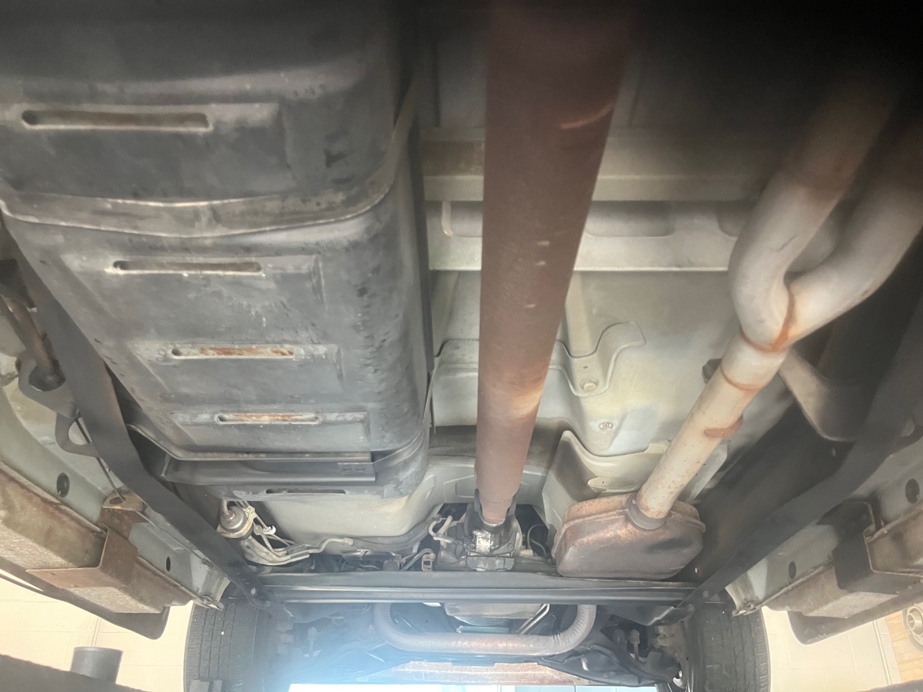Vehicle photo 33