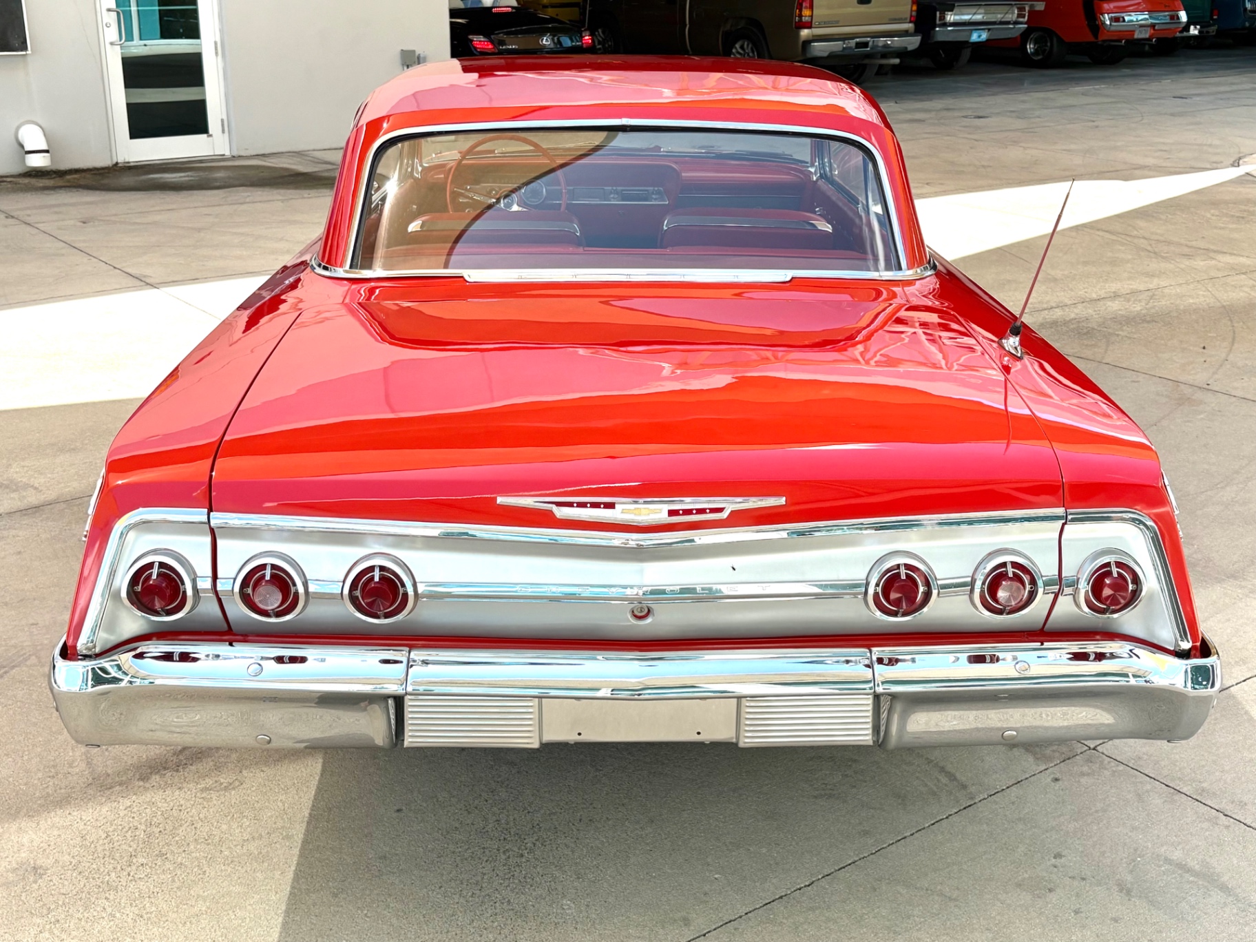 Vehicle photo 8