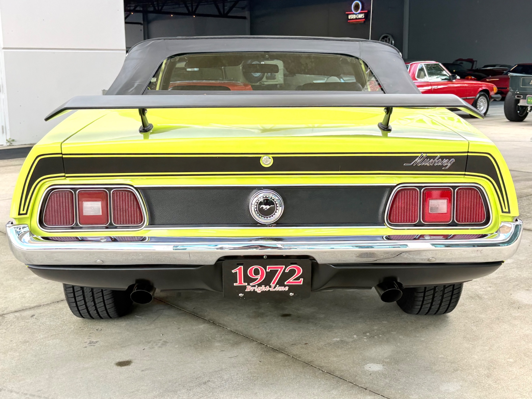 Vehicle photo 23