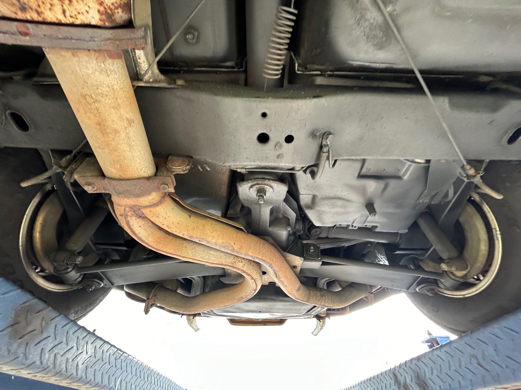 Vehicle photo 37