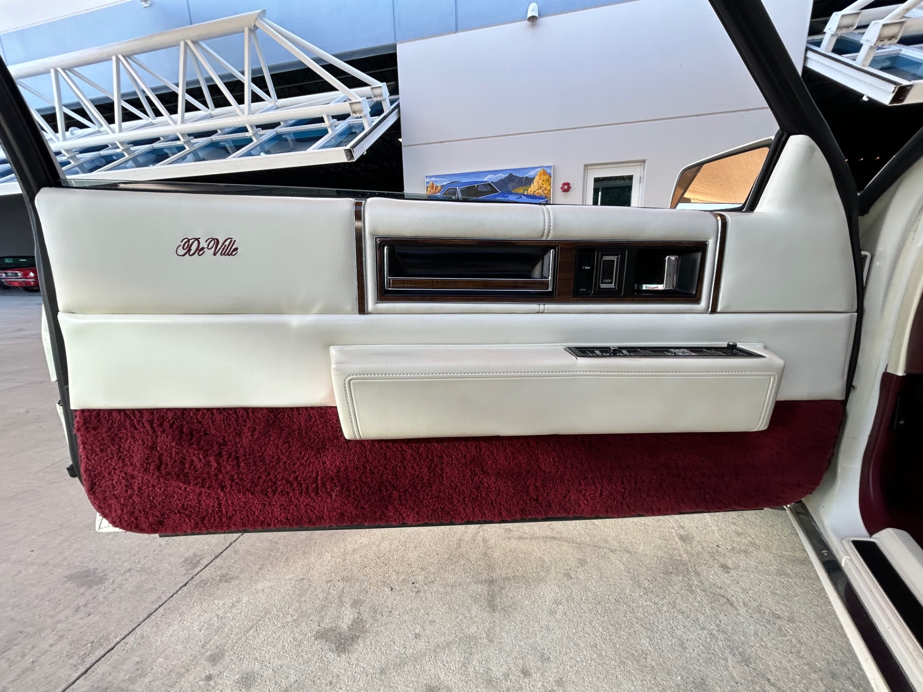 Vehicle photo 18