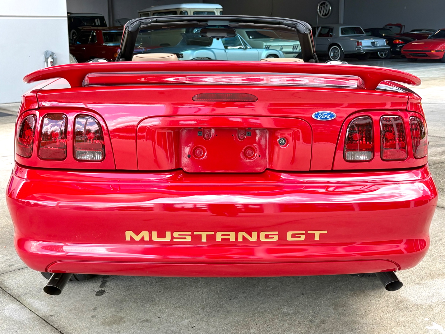 Vehicle photo 7