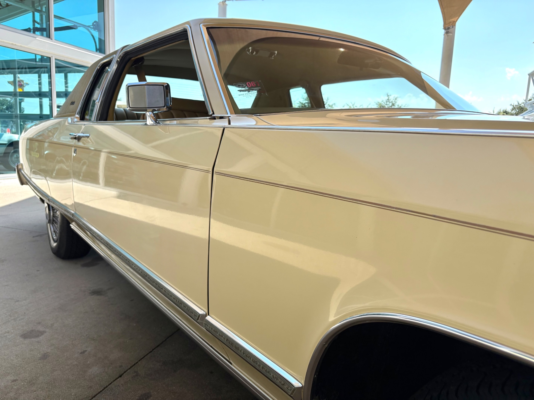 Vehicle photo 20