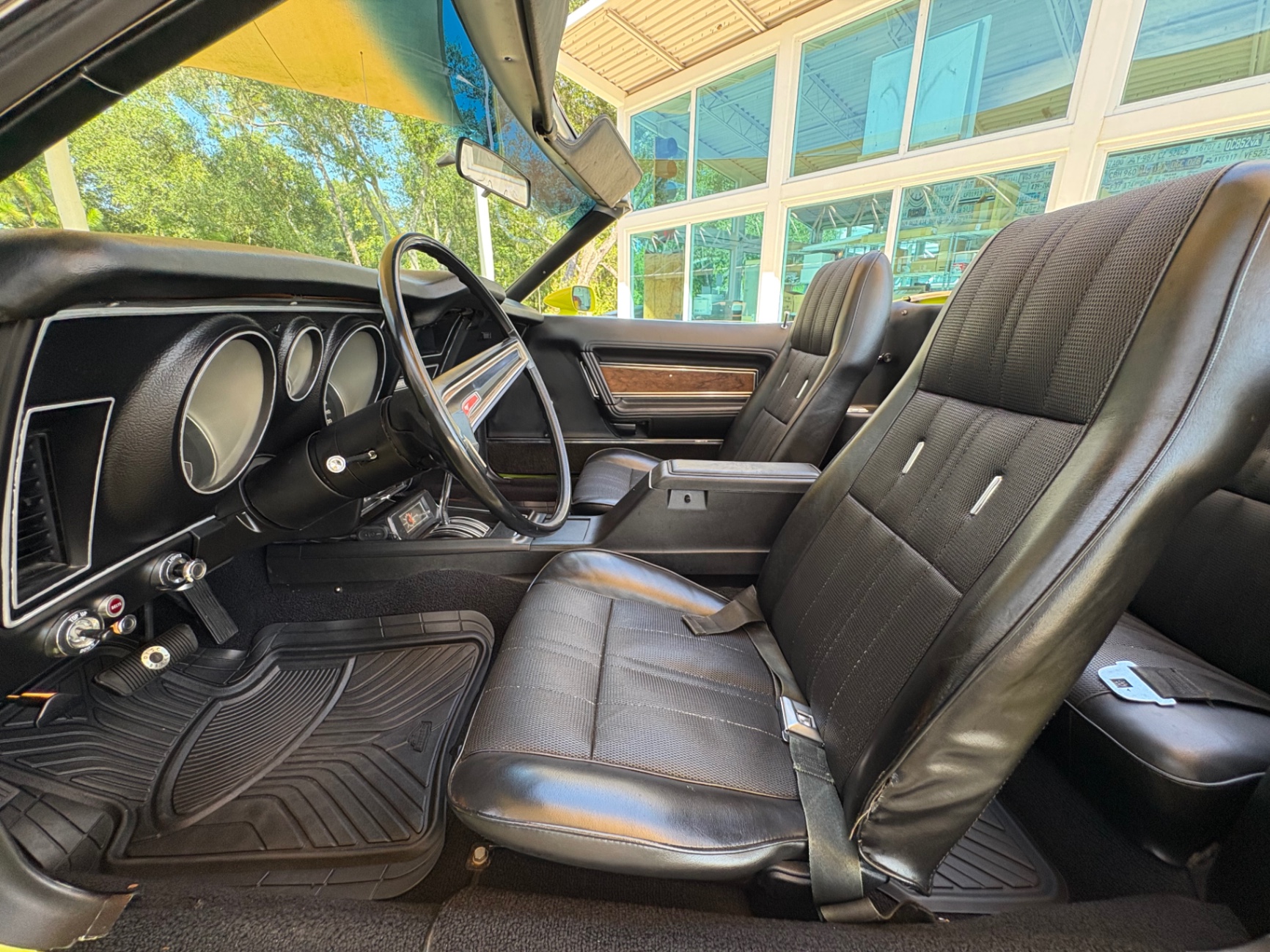 Vehicle photo 39