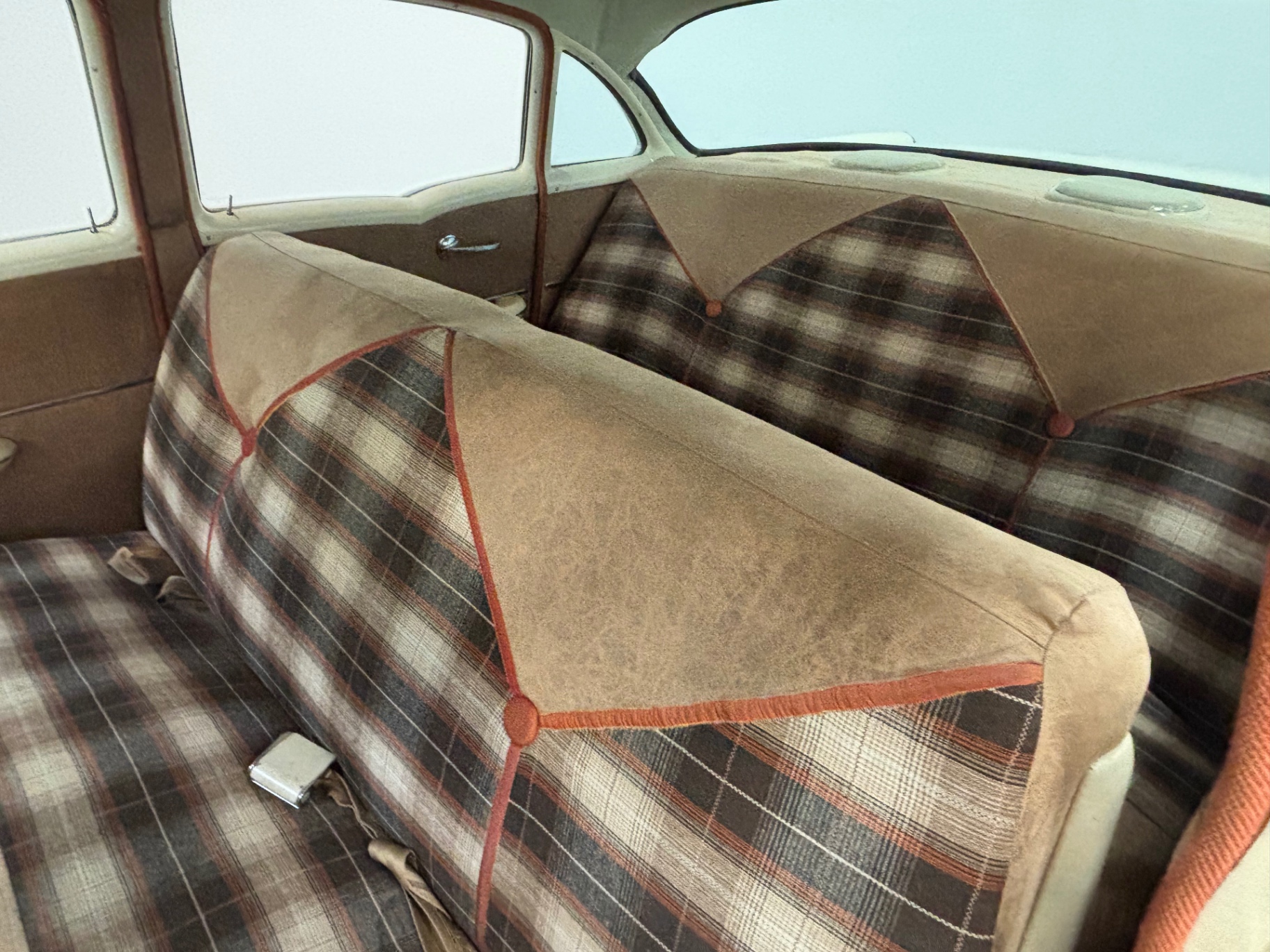 Vehicle photo 25