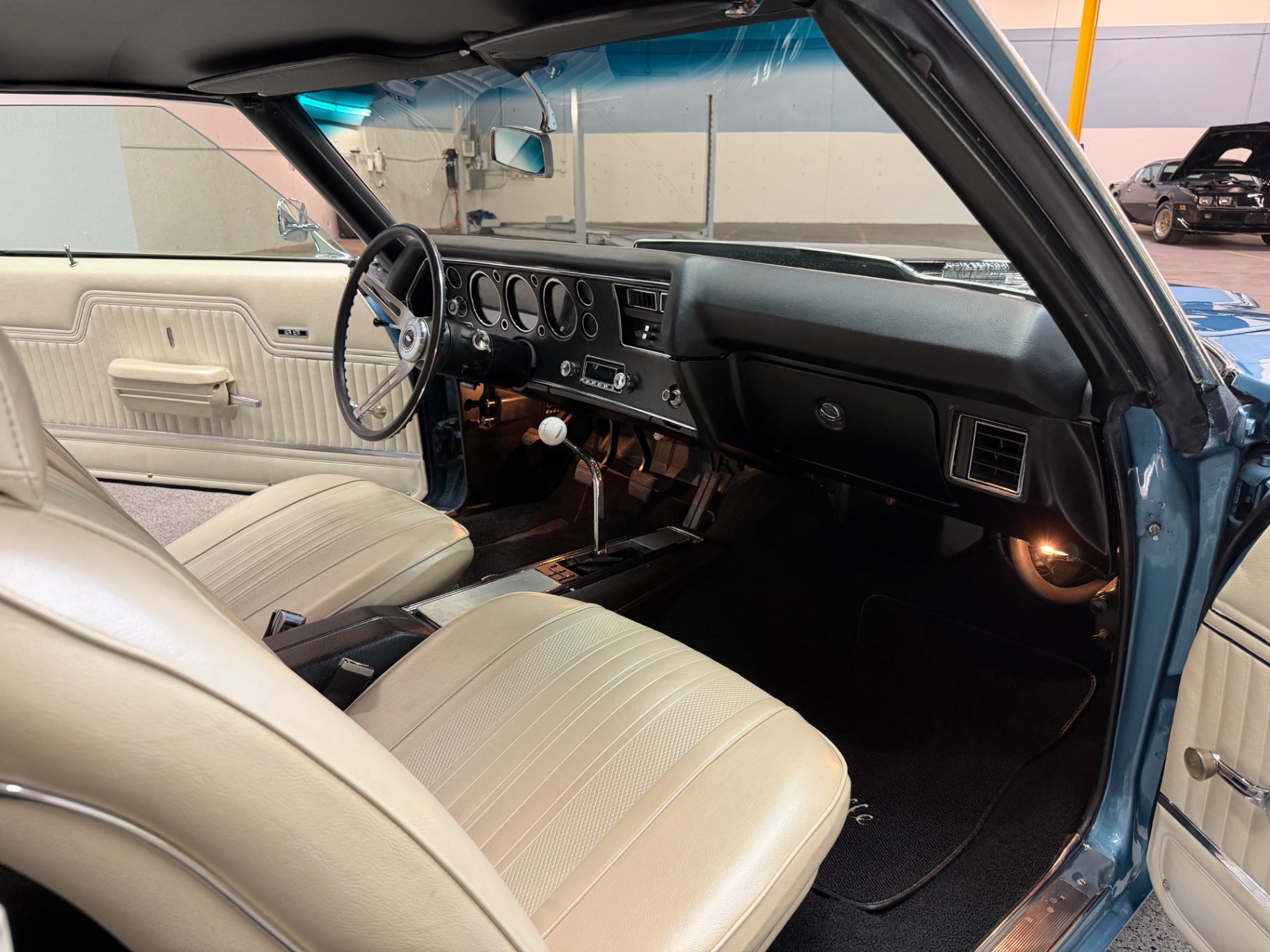Vehicle photo 97