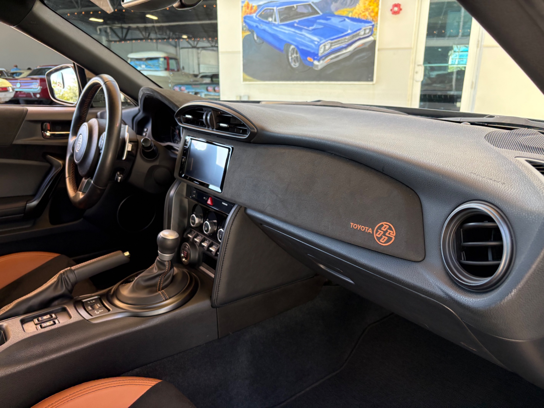 Vehicle photo 35