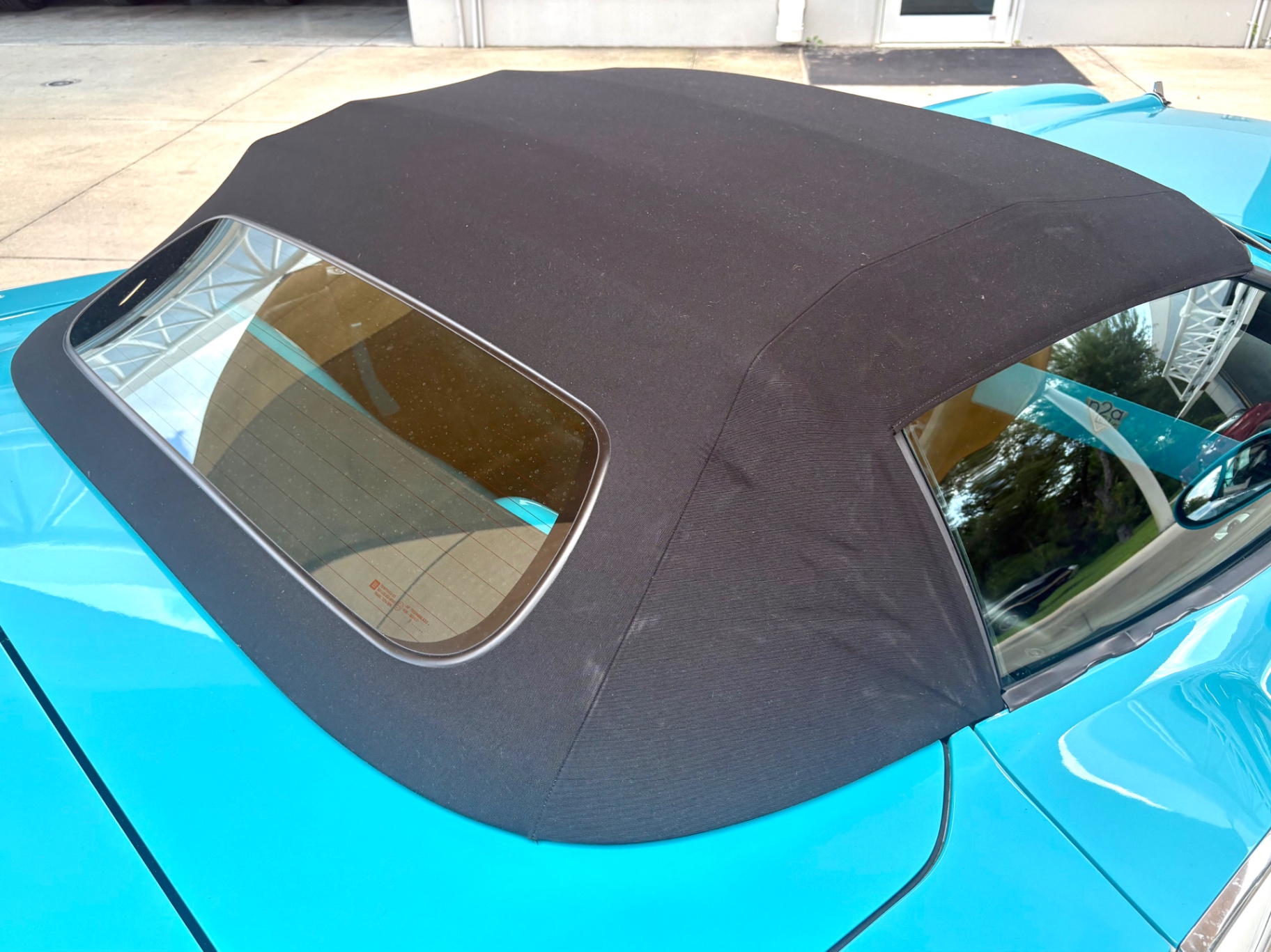 Vehicle photo 25