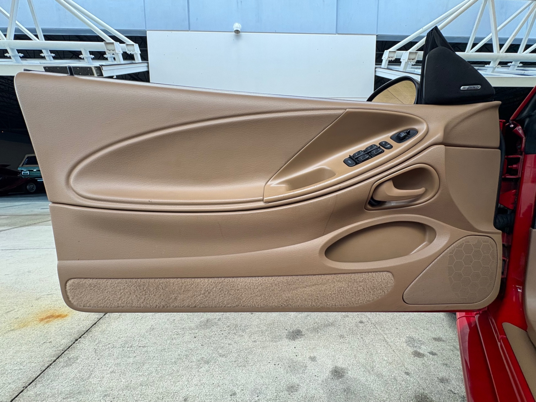 Vehicle photo 34