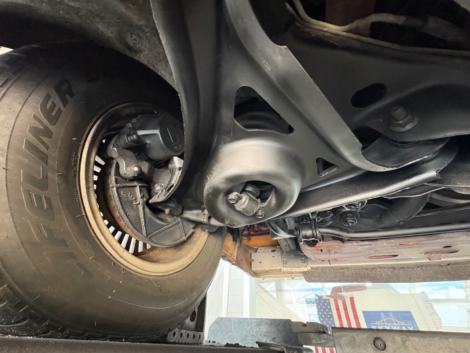 Vehicle photo 57