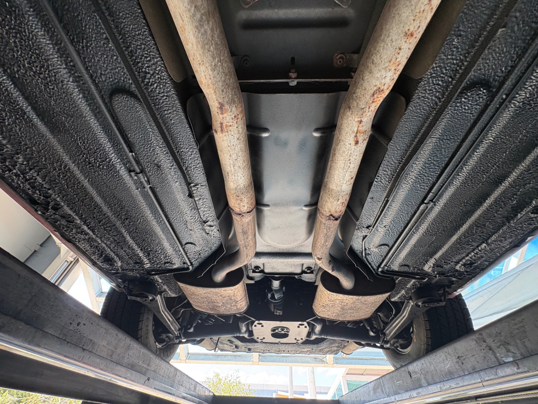 Vehicle photo 58