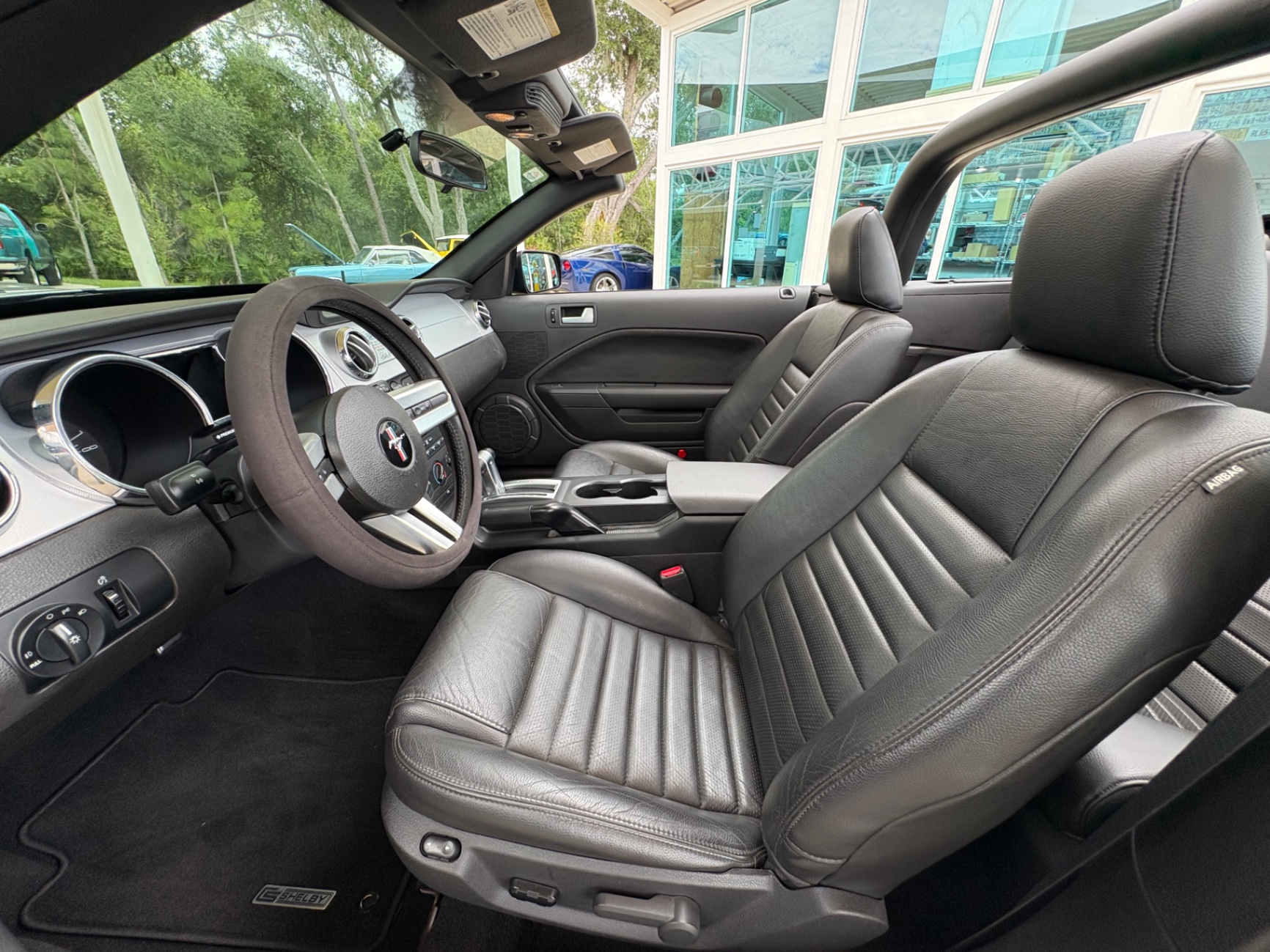 Vehicle photo 41
