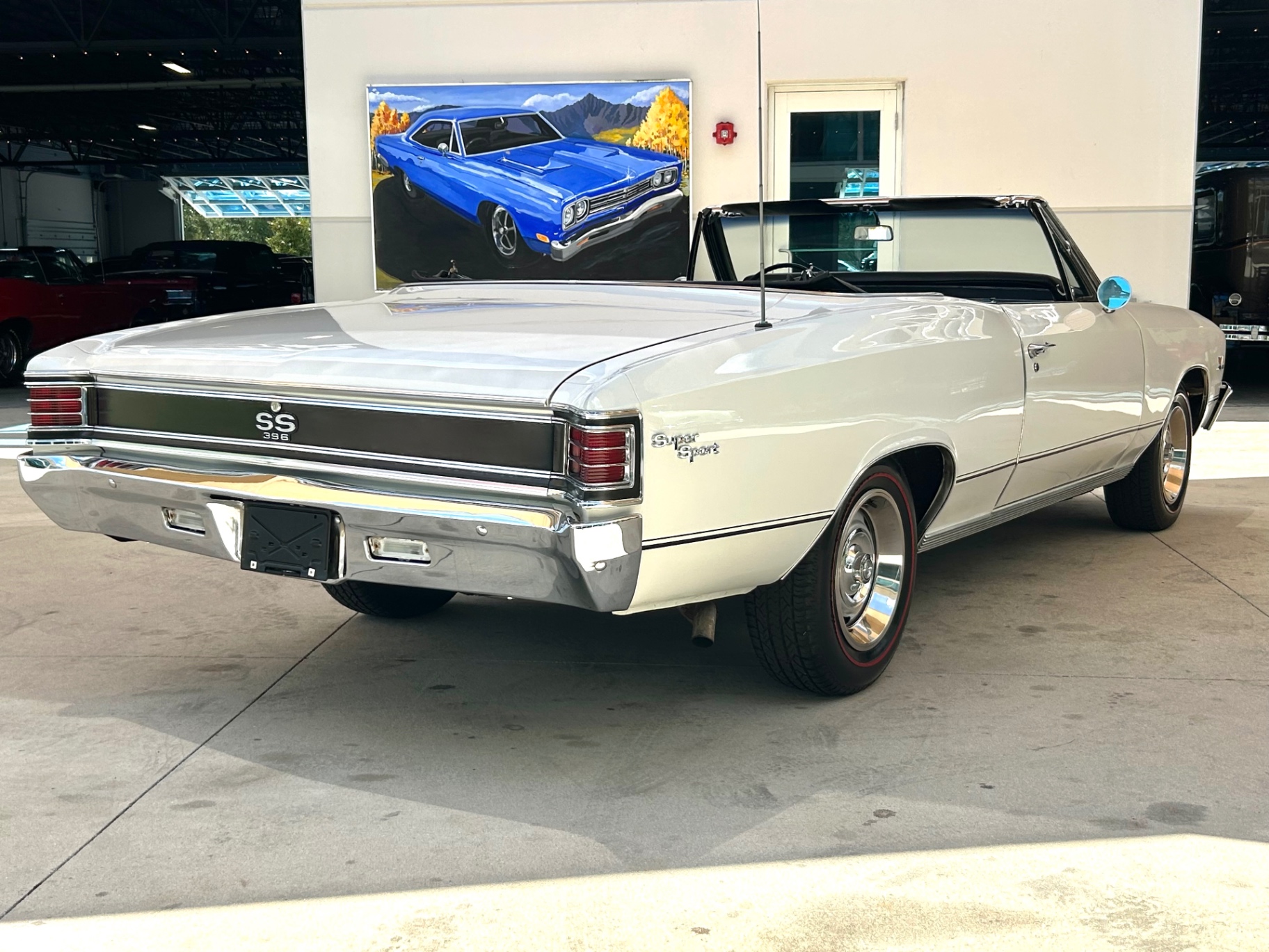 Vehicle photo 5