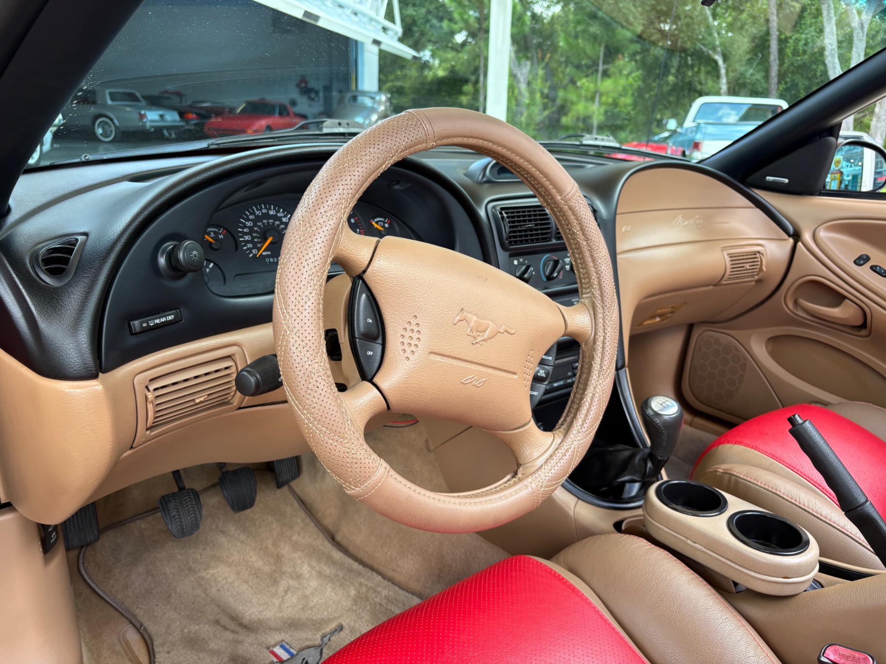 Vehicle photo 35