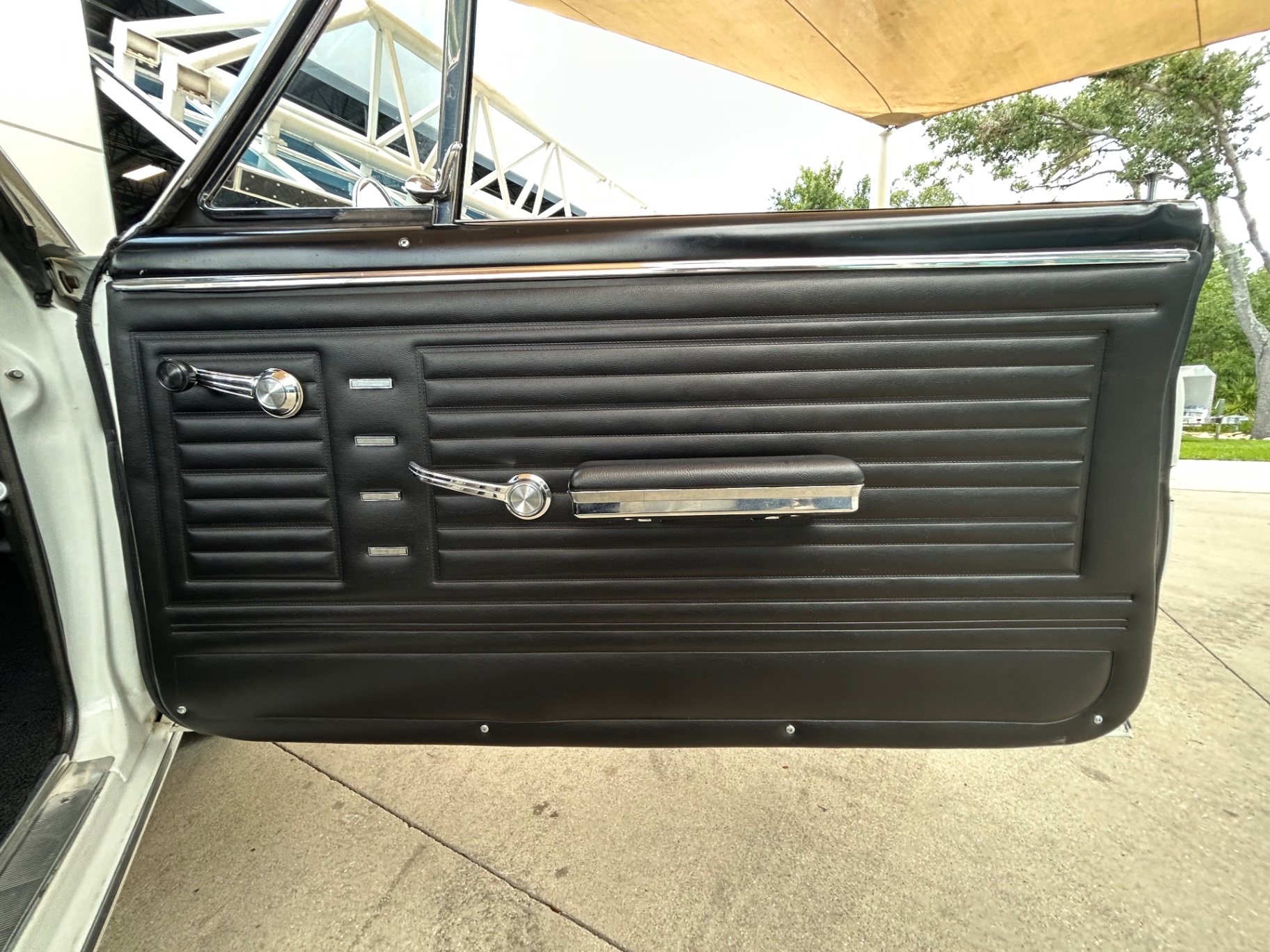 Vehicle photo 44