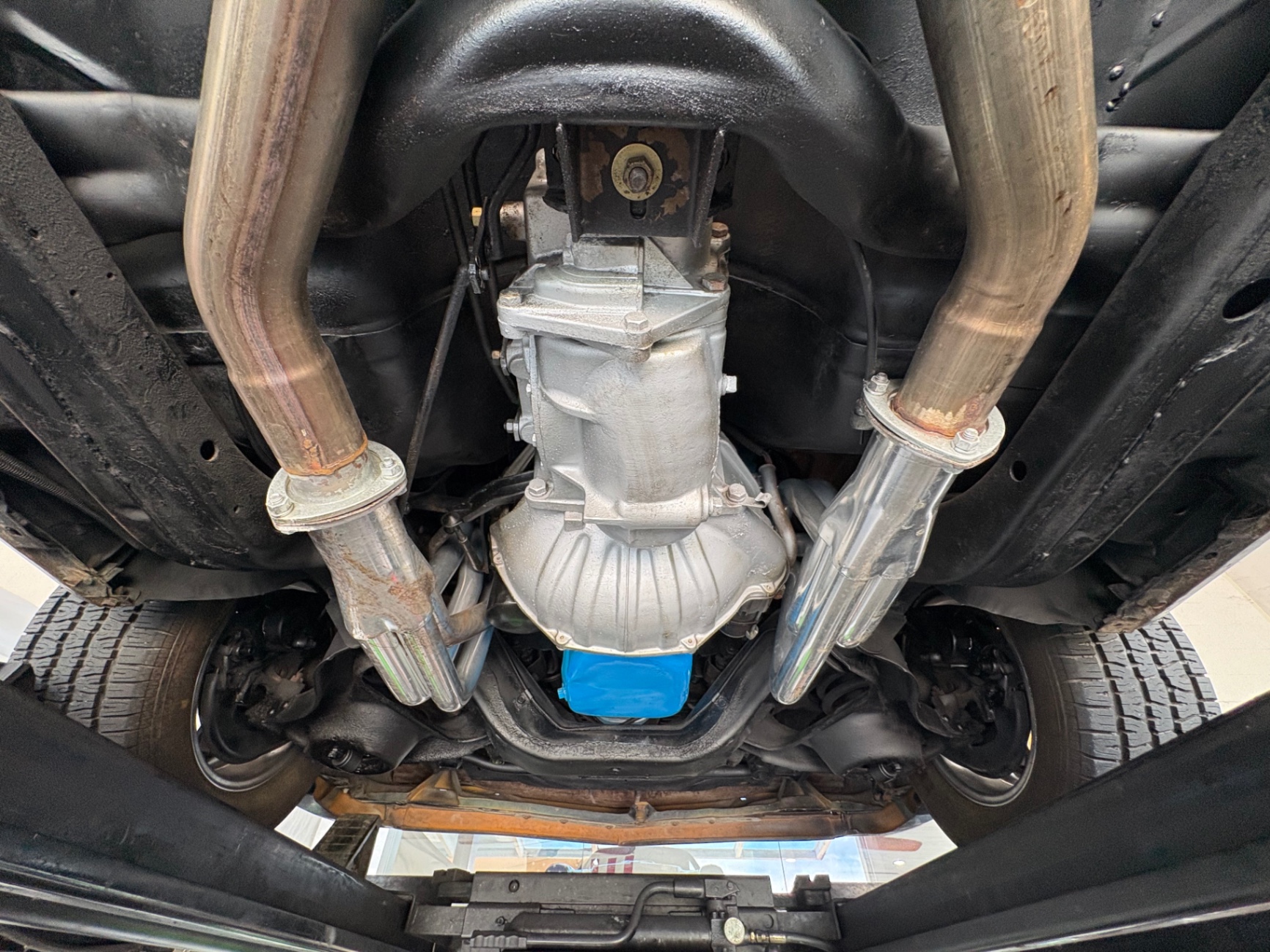 Vehicle photo 52