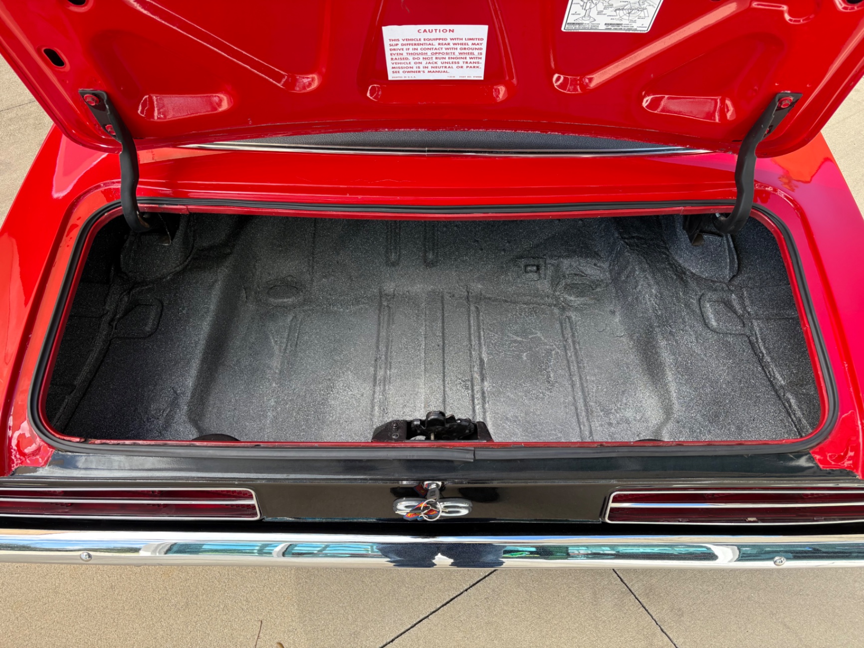 Vehicle photo 8