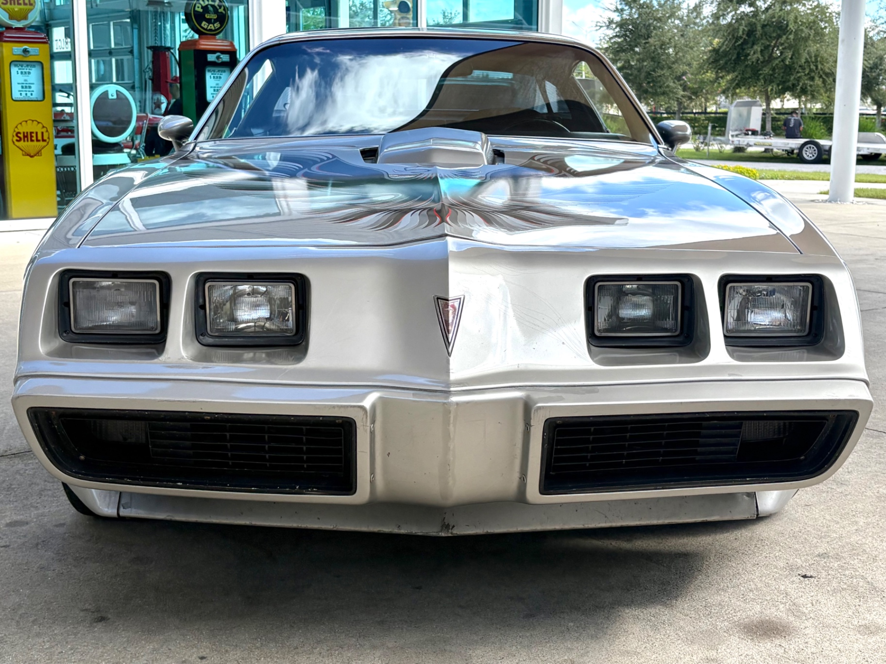 Vehicle photo 2